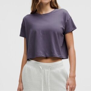 lululemon Cates Crop Short Sleeve Cotton Tee size 2 XS Small Nightfall